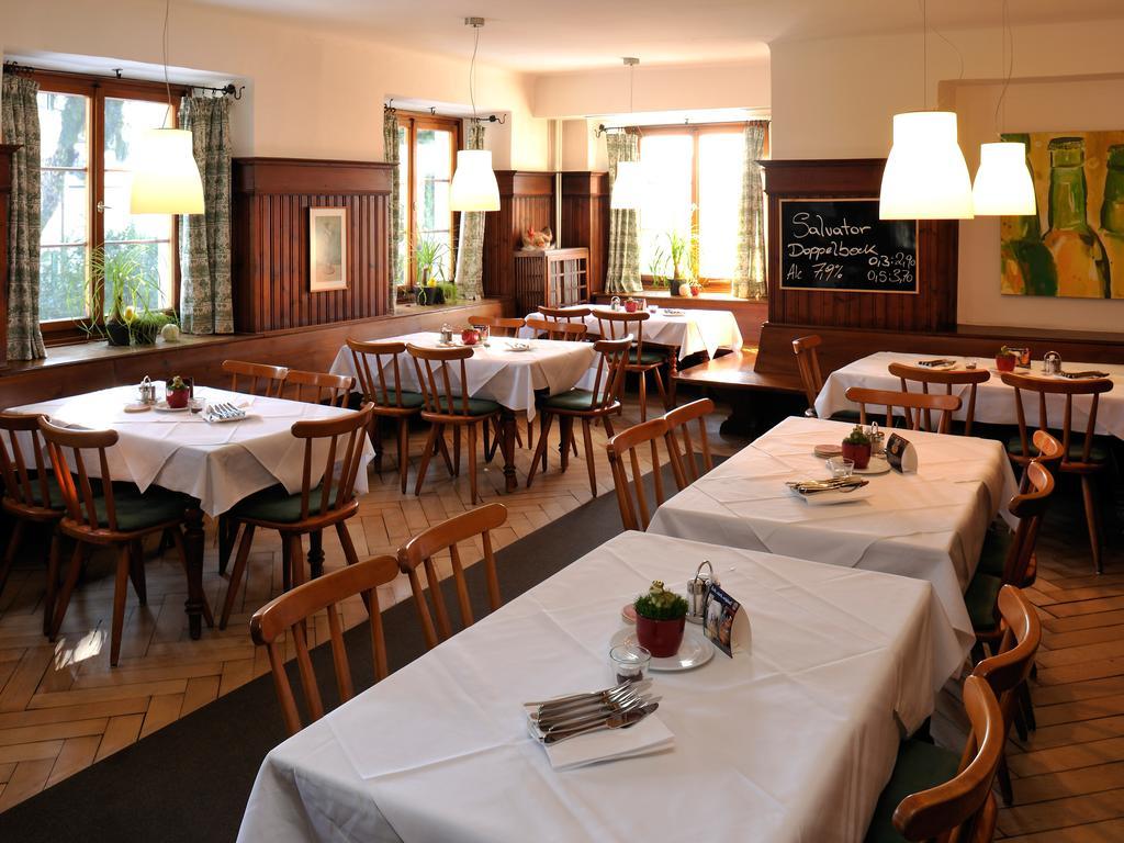 Brauereigasthof Reiner Lochau Bagian luar foto